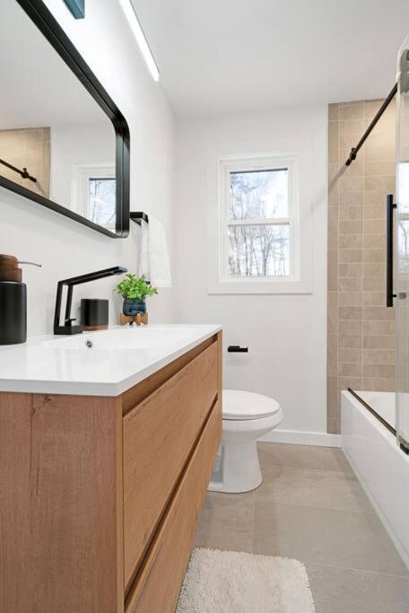 New Paltz Zen Wellness Cabin W/ Hot Tub Bagian luar foto