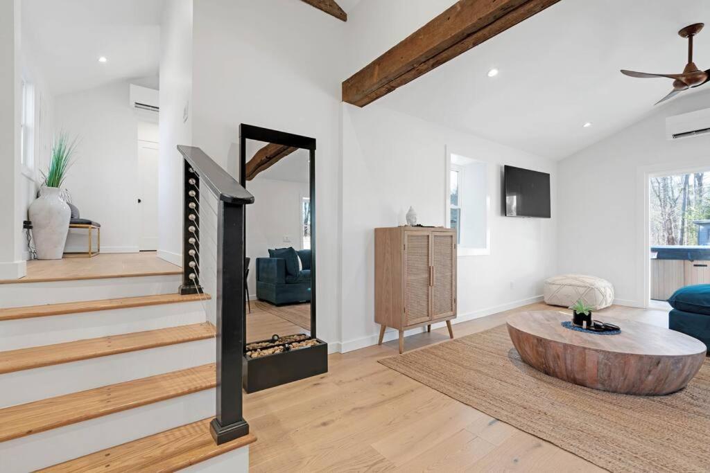 New Paltz Zen Wellness Cabin W/ Hot Tub Bagian luar foto