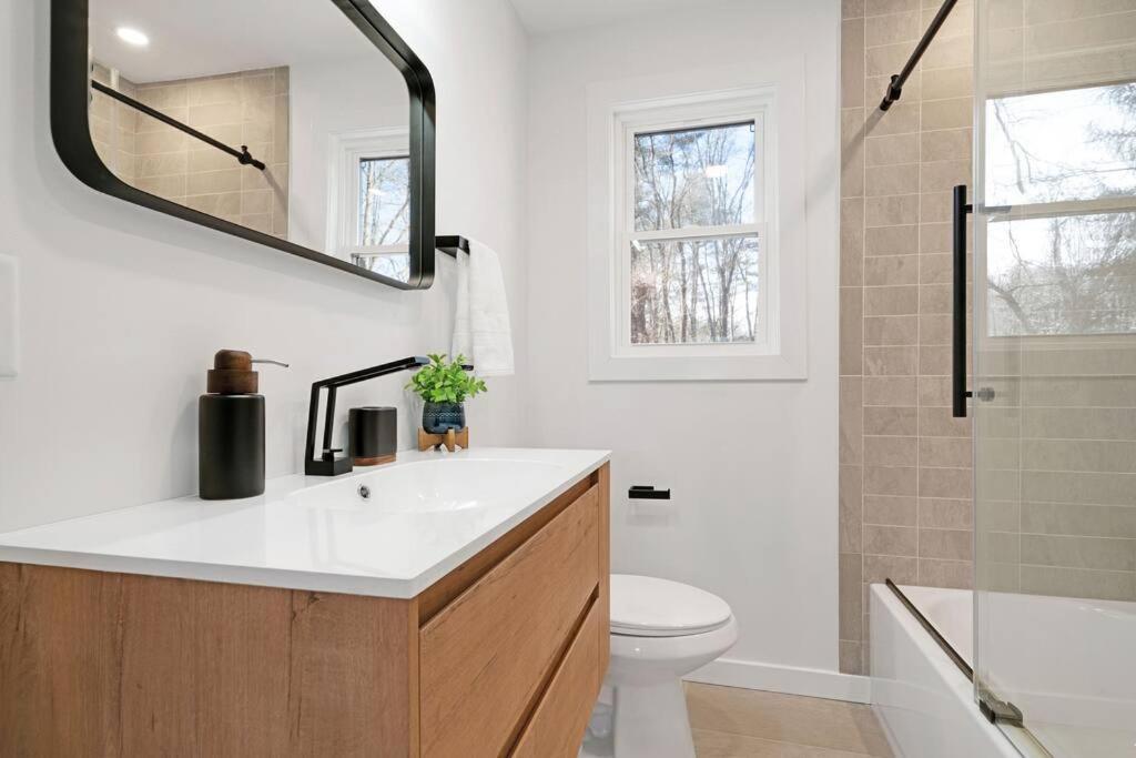 New Paltz Zen Wellness Cabin W/ Hot Tub Bagian luar foto
